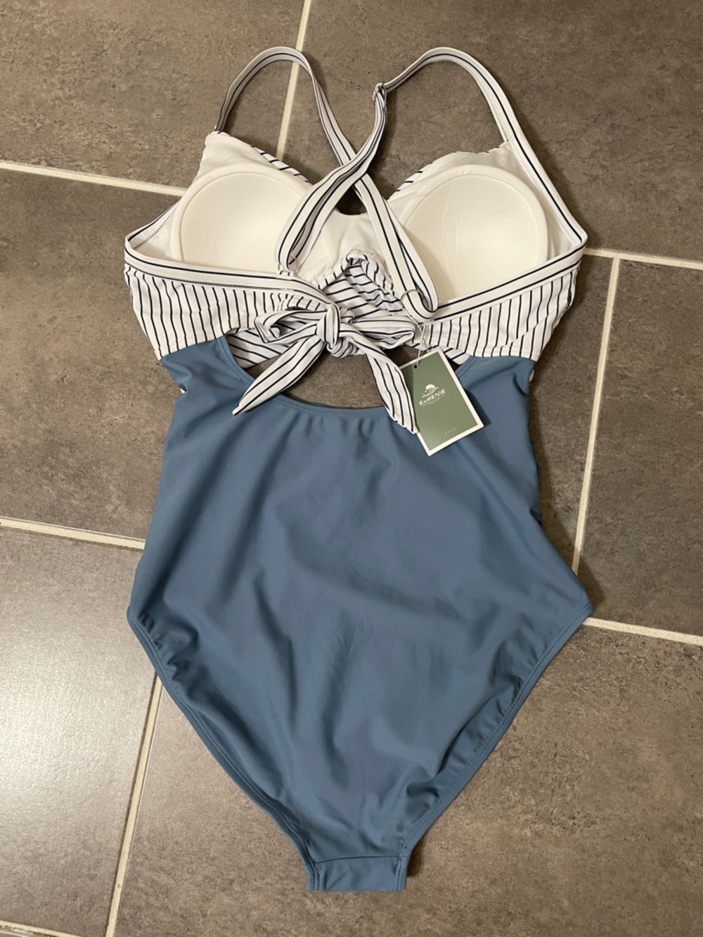 Eomenie STRIPED CUTOUT ONE-PIECE SWIMSUIT size Medium - Picture 4 of 7